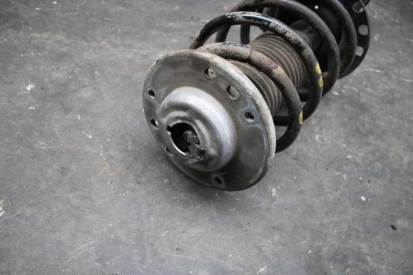 AMORTISSEUR AVANT DROIT FIAT CROMA/ OPEL SIGNUM/ VECTRA C - Vue 2